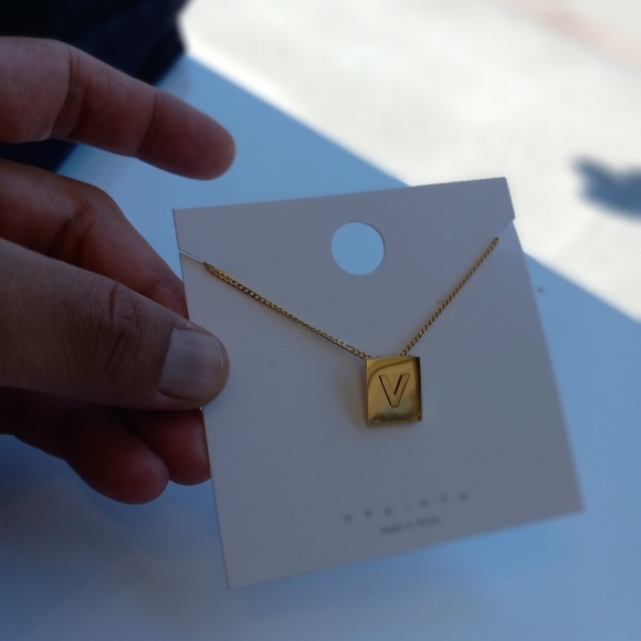 Super High Polished Block Initial (V) Monogram 18k Gold Filled Necklace - Picture 5 of 6